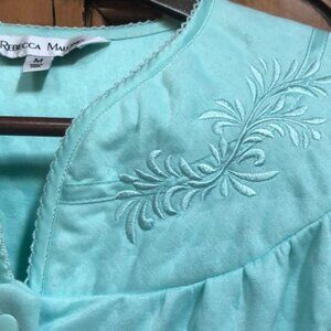 NEW WITH TAGS  Rebecca Malone Soft, Comfortable Robe / Housedress Aquamarine M
